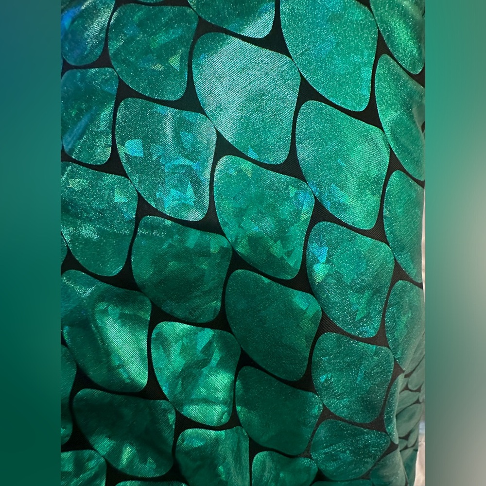 Mermaid skirt 🧜‍♀️ 🎃 - Picture 3 of 3